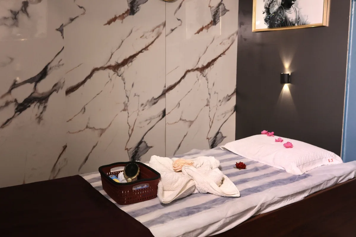 Amron Spa image