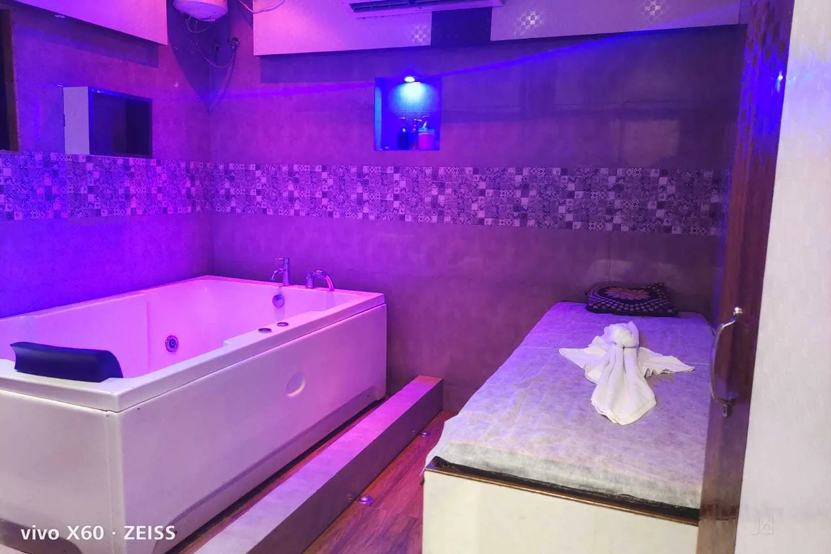 Ananda Spa In Powai | Thai Massage | Deep Tissue Massage | Dry Massage | Jacuzzi | Hammam image
