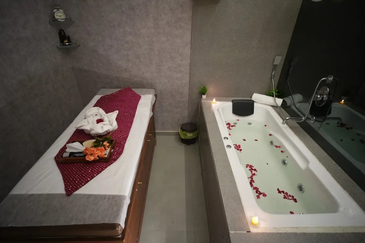 Azurro Spa Thane image