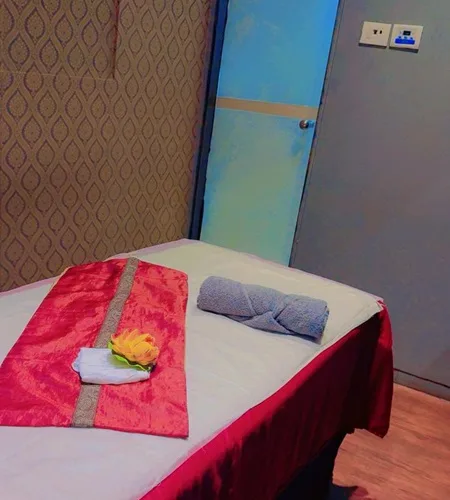 Golden Sparsh Spa image