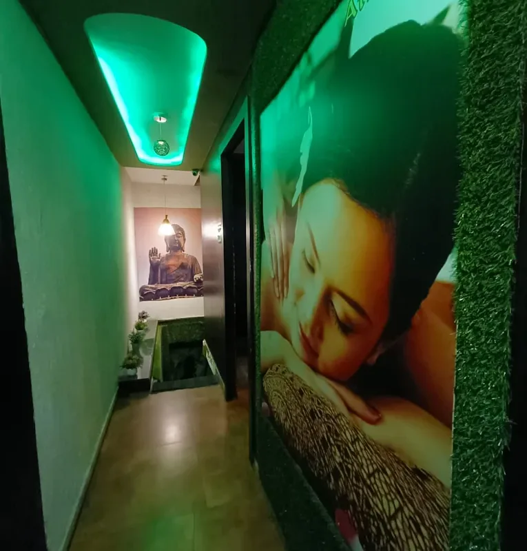 Posh Spa image