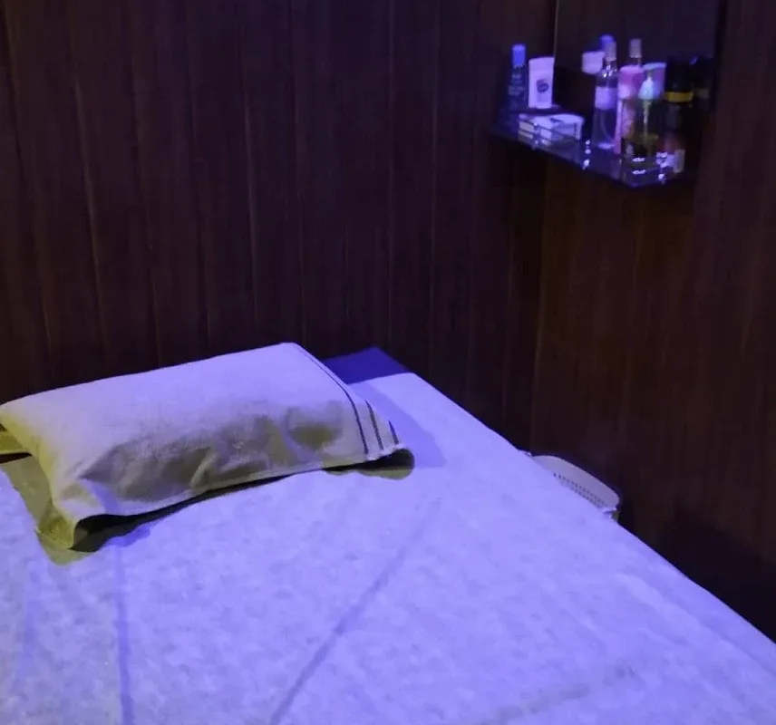 Royal Body Spa image