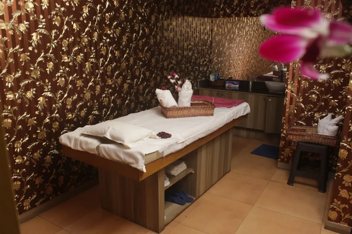 Royal Lemon Spa image