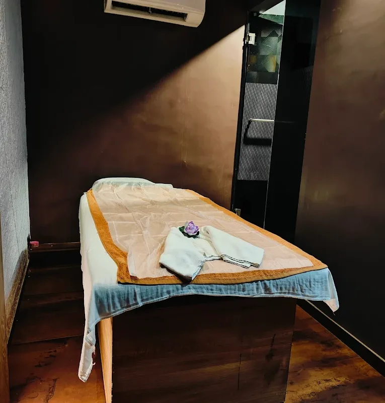 Royal Oak Spa image