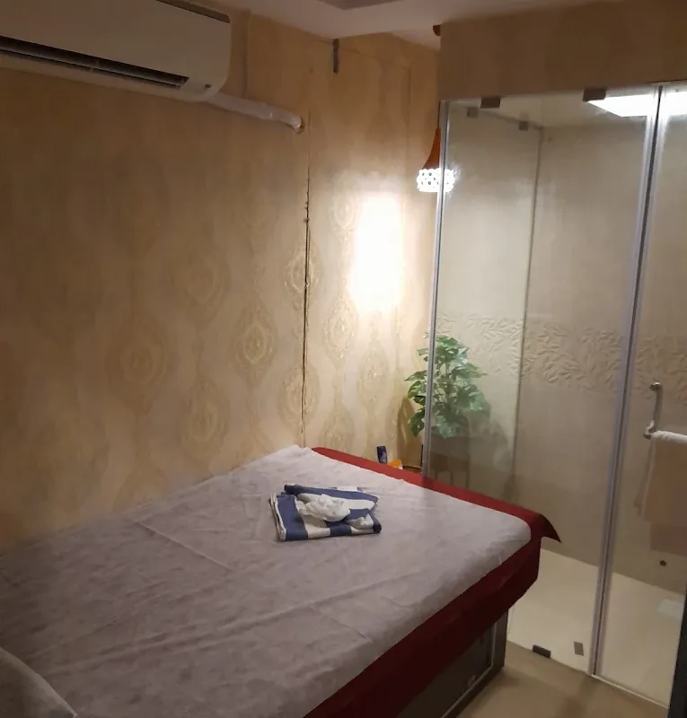 Royal Orchid Spa image