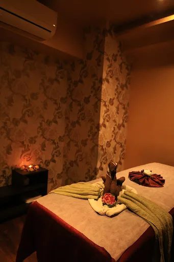 Royal Orchid Spa Vile Parle image
