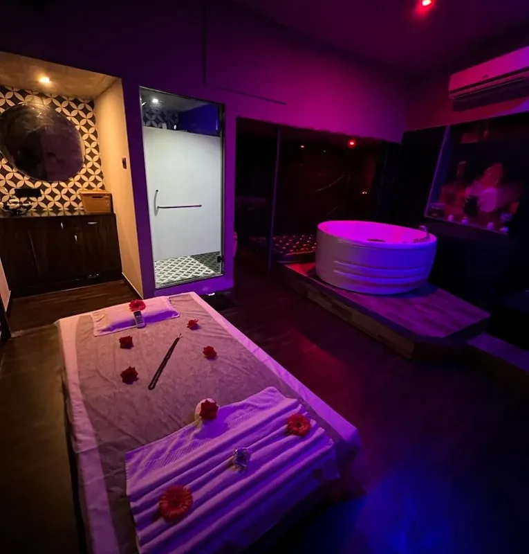 Royal Queen Thai Spa image