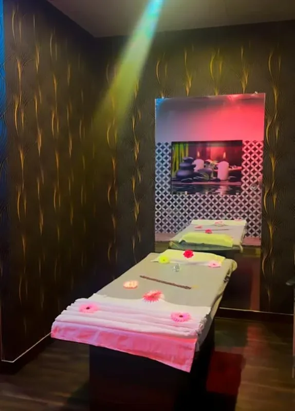 Royal Queen Thai Spa image