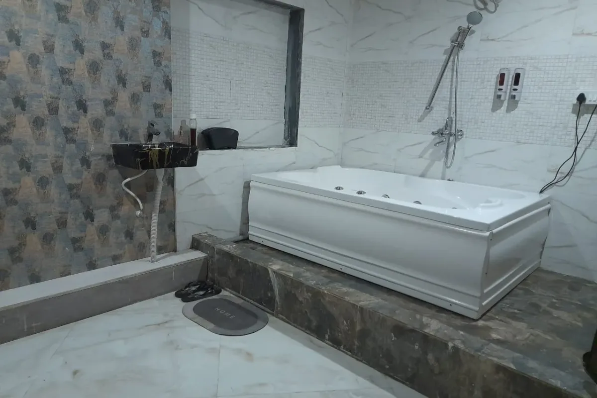 Shine Spa image