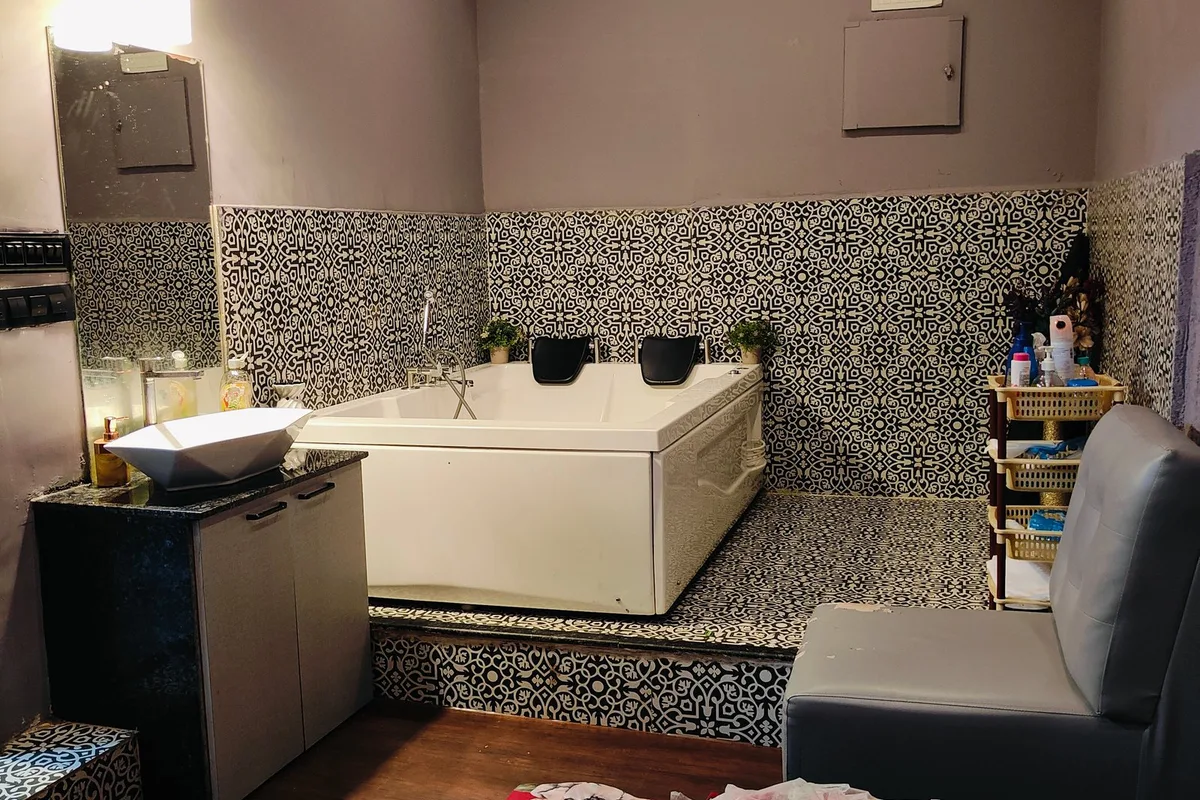 Spa Cave Chembur image