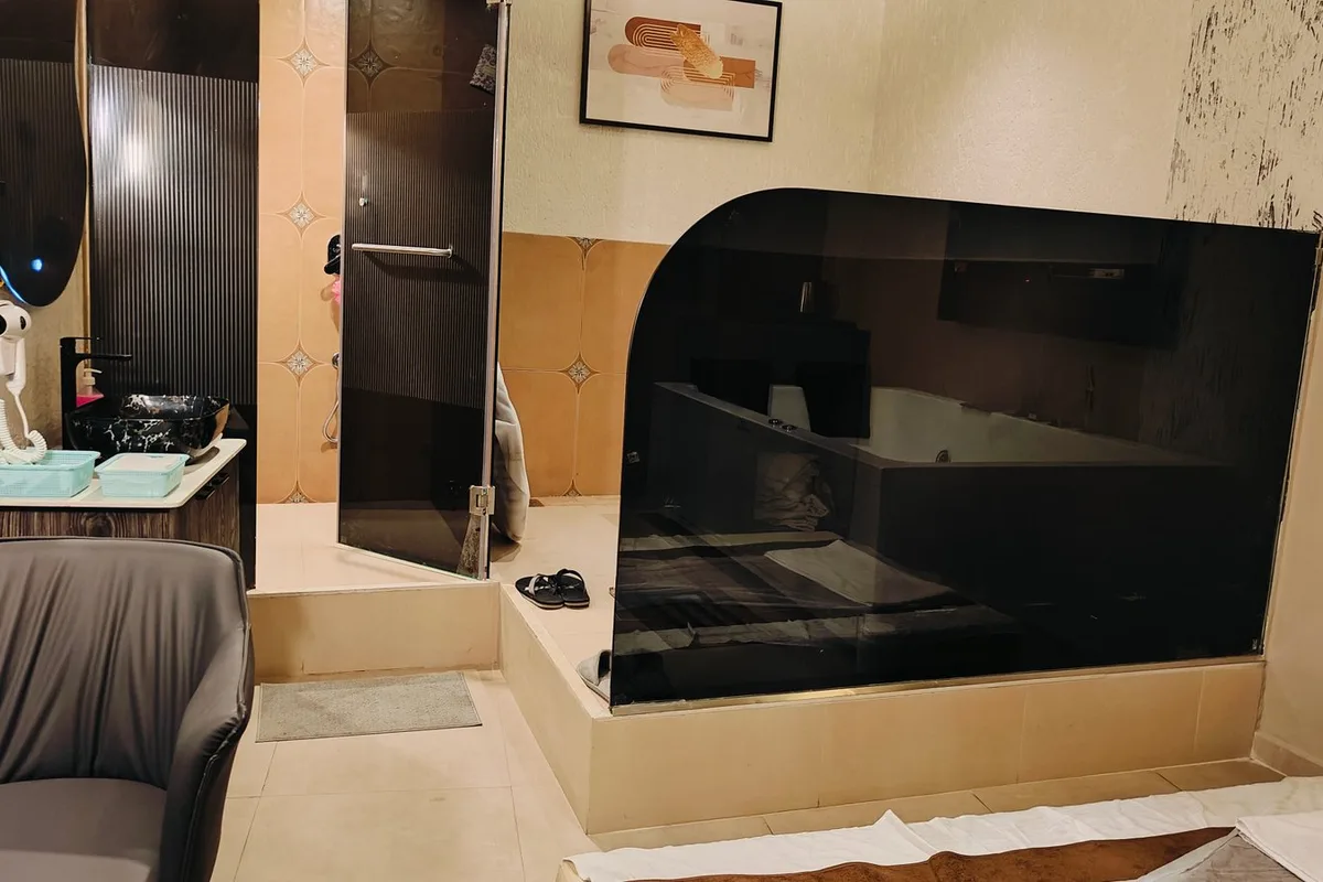 Spa Cave Chembur image