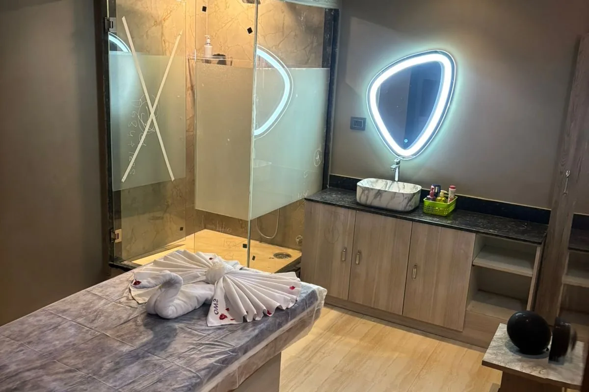 Spa Saga  Juhu image