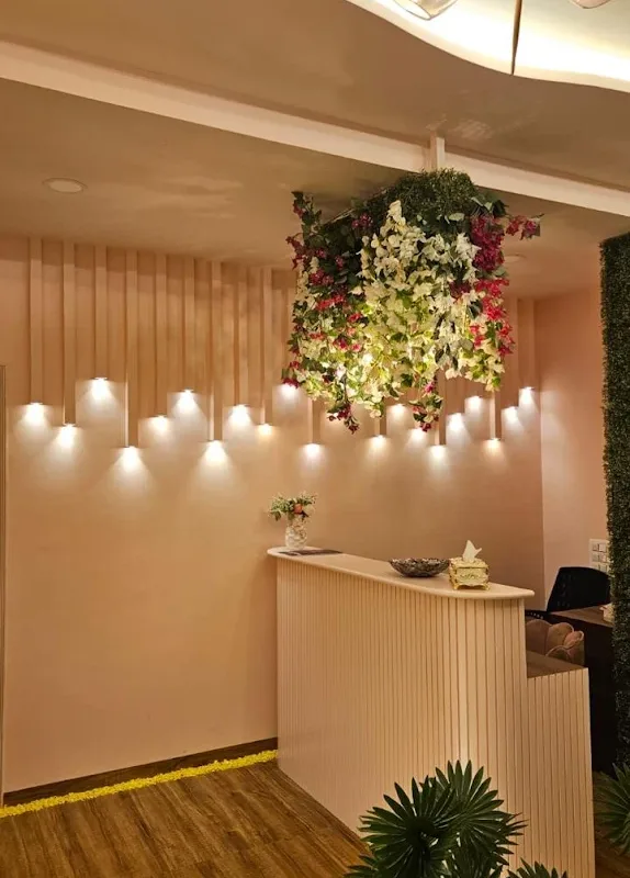 U BON Day Spa Chakala image