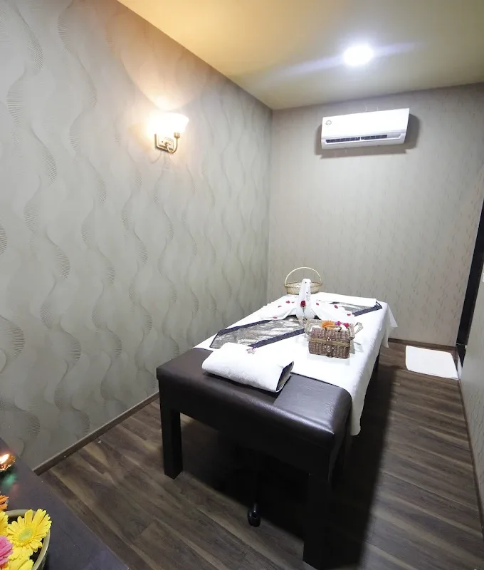White N Bright Spa & Salon image